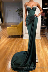 Gorgeous Dark Green Spaghetti-Straps Mermaid Semi Formal Prom Dress With Beadings