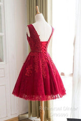 A-Line  Knee-Length Red Tulle Homecoming Dress With Appliques