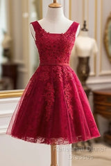 A-Line  Knee-Length Red Tulle Homecoming Dress With Appliques