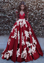 Ball Gown Off-the-Shoulder Sleeveless Court Train Tulle Prom Dresses With Pleated Appliqued