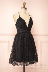 Black Lace Straps A-Line Short Party Dress Lace Homecoming Dresses