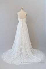 Chic Long A-line Sweetheart Spaghetti Strap Appliques Tulle Wedding Dresses
