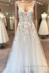 Elegant Long A-line V-neck Tulle Appliques Lace Open Back Wedding Dresses