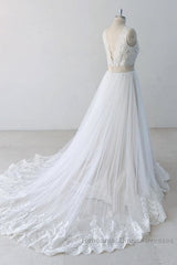 Elegant V-neck Lace Tulle A-line Wedding Dresses