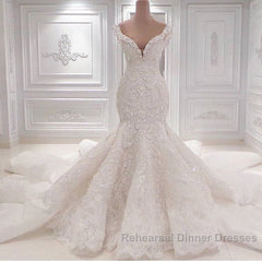 Gorgeous Long Mermaid V-neck Appliques Lace Ruffles Wedding Dresses