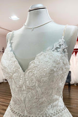 Long A-line V-neck Spaghetti Straps Backless Wedding Dresses with Lace