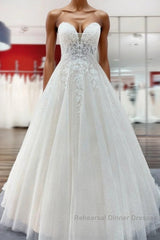 Long A-line V-neck Spaghetti Straps Tulle Lace Backless Wedding Dresses