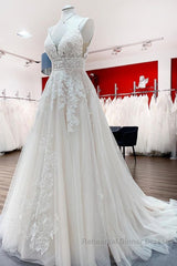 Long A-line V-neck Tulle Sleeveless Appliques Lace Backless Wedding Dresses