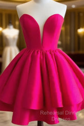 Sexy A-Line Sweetheart Sleeveless Tiered Short Homecoming Dress With Pleats