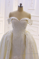 Sweetheart Lace Appliques Off the Shoulder Detachable Train Wedding Dresses