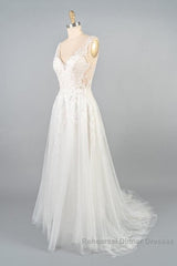 V-neck Appliques Tulle A-line Wedding Dresses