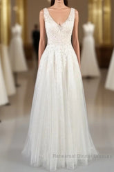 V-neck Appliques Tulle A-line Wedding Dresses