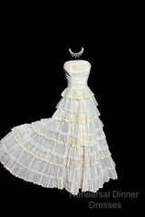 Vintage Ball Gown Strapless White Lace Semi Formal Prom Gown Fairy Semi Formal Prom Dresses
