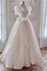 Vintage Ball Gown V Neckline Chiffon White Long Wedding Dresses Brides Dress