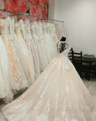 Vintage Scoop Neckline Long Sleeves Champagne Wedding Ball Gown Dresses Lace Appliques