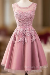 A-Line Crew Knee-Length  Tulle Homecoming Dress With Appliques
