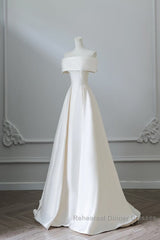 Aesthetic Ball Gown Strapless Ivory Satin Long Wedding Dresses Brides Dress