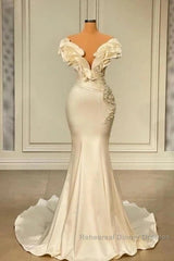 Classic White Mermaid V-Neck Satin Pearl Ruffle Long Semi Formal Prom Dress Elegant Evening Dress