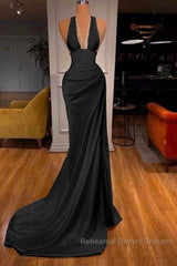 Halter V-Neck Mermaid Semi Formal Prom Dress Elegant
