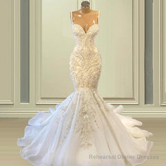 Elegant Ivory Spaghetti straps Sleeveless Mermaid Wedding Dresses