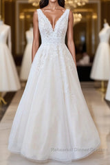 Elegant Long A-line V-neck Appliques Lace Tulle Backless Wedding Dresses