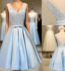 Elegant Sleeveless  Deep V Back  Appliques Clairvoyant Outfit Satin Skirt Tea Length Homecoming Dress