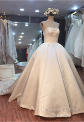 Gorgeous Satin Ball Gowns Strapless Wedding Dresses For Bride