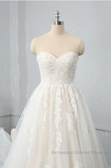Long Sweetheart Backless Appliques Lace Tulle A-Line Wedding Dresses