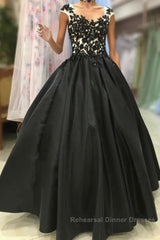 Round Neck Black Lace Floral Long Semi Formal Prom Dresses, Black Lace Formal Dresses with Appliques, Black Evening Dresses