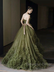 Sexy Ball Gown Strapless Neckline Green Ruffles Evening Dress Semi Formal Prom Dresses