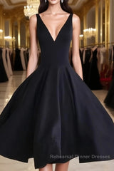 Simple Cute V Neck Short Black Semi Formal Prom Dresses, Cute Black Homecoming Dresses, Graduation Dresses