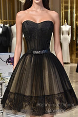 Sweetheart Neck Short Black Lace Semi Formal Prom Dresses, Short Black Lace Graduation Homecoming Dresses