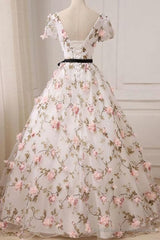 Tulle A-line V-neck Floral Short Sleeves Prom Dresses With Appliques