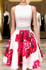 Whte  V-Neck Short Homecoming Dresses